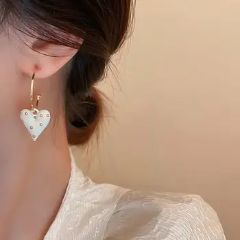 Ювелирные изделия с подвеской в виде сердца, заклепки для ушей, металлические бусины в форме сердца, серьги-кольца в корейском стиле, серьги-капли в виде сердца, женские серьги