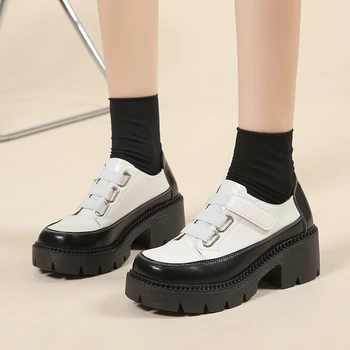 Весенне-осенняя женская трендовая обувь, однотонный квадратный каблук, 2023, повседневные женские кроссовки нового стиля, удобная женская обувь